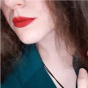 Diplomata con 100/100 centesimi, impartisce lezioni private di tutte le materie basilari (italiano, matematica, storia, geografia, inglese) e complesse (francese, psicologia, igiene medico-culturale, diritto, musica)